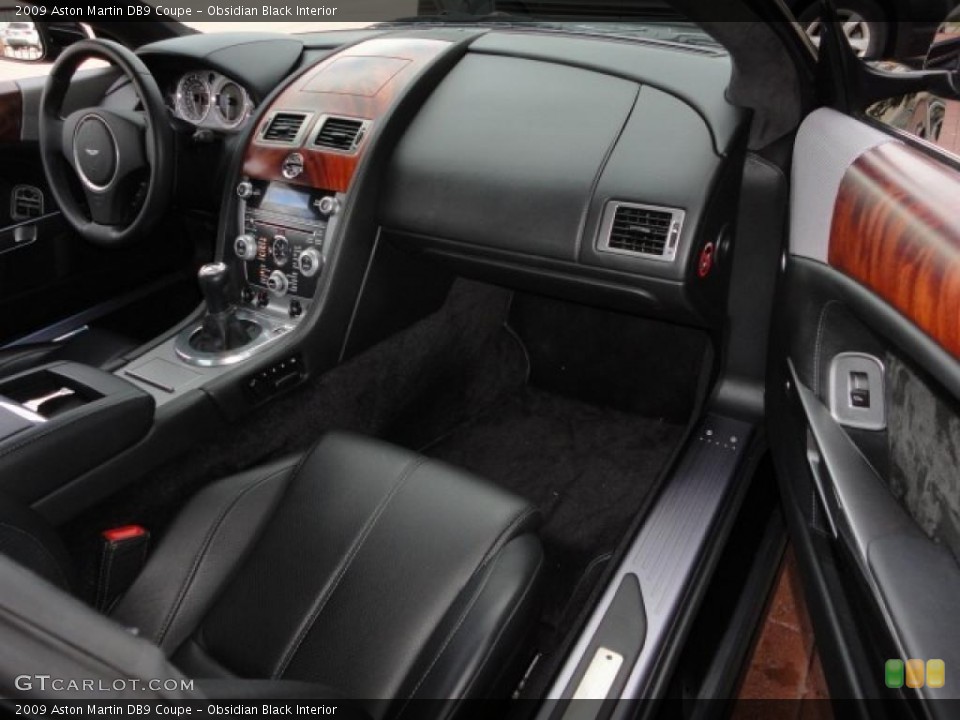Obsidian Black Interior Dashboard for the 2009 Aston Martin DB9 Coupe #49051775