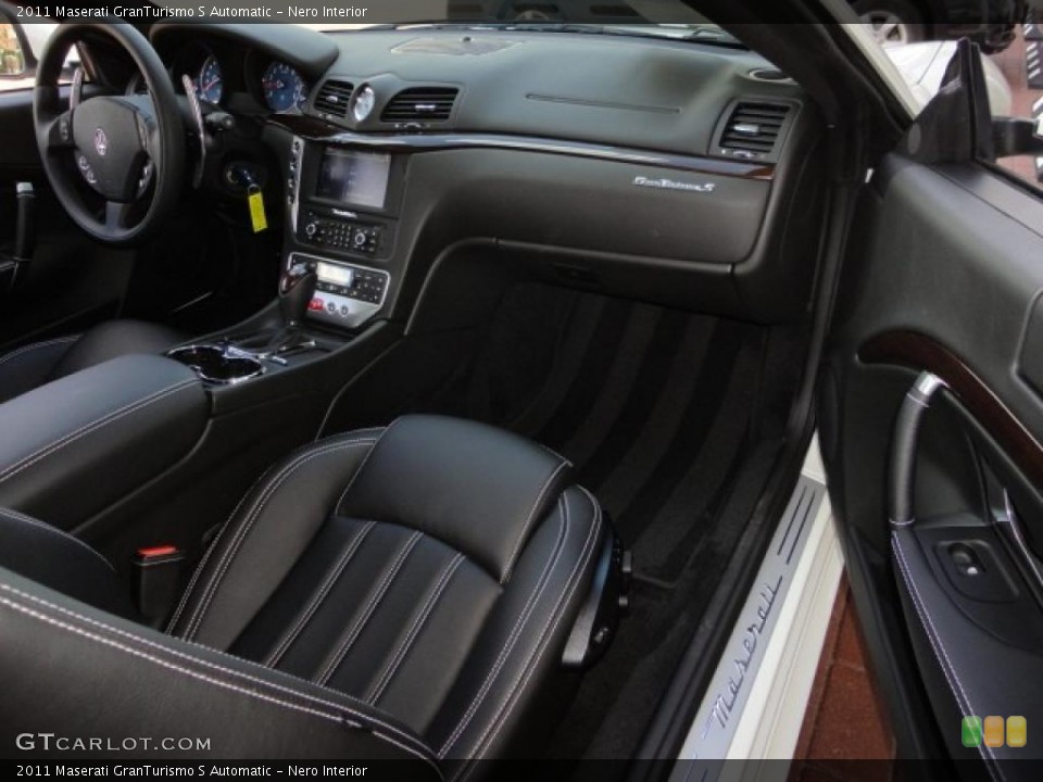 Nero Interior Dashboard for the 2011 Maserati GranTurismo S Automatic #49052738