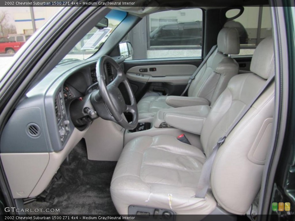 Medium Gray/Neutral Interior Photo for the 2002 Chevrolet Suburban 1500 Z71 4x4 #49058894