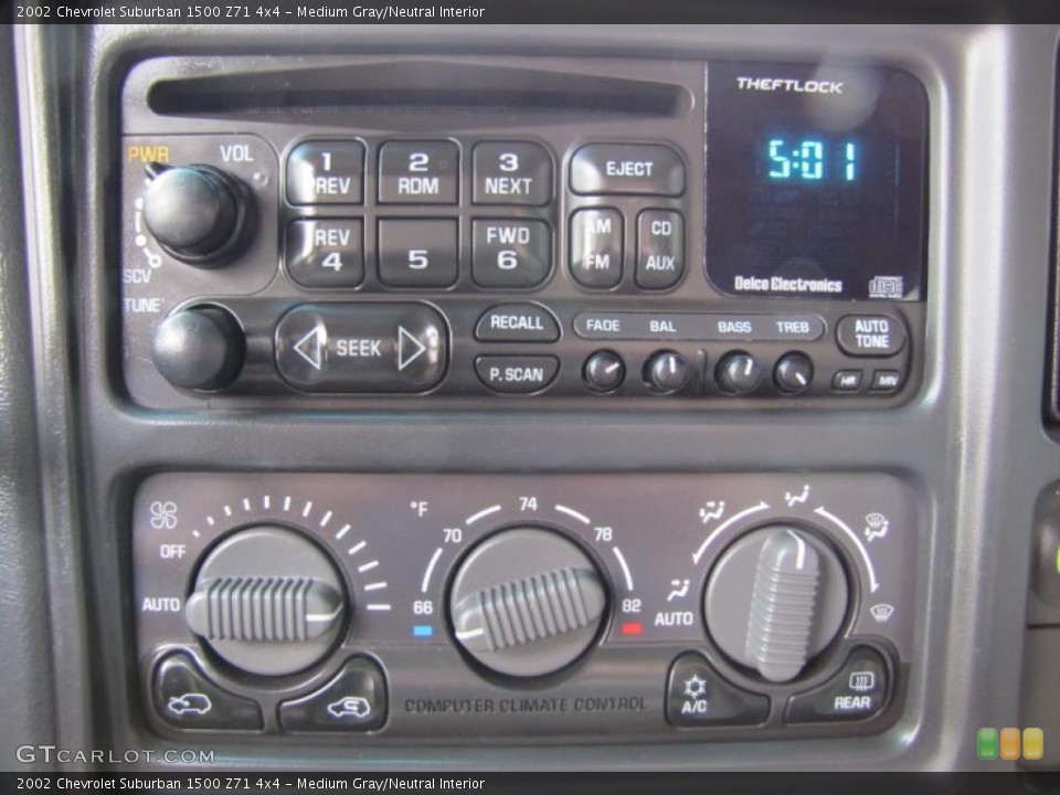 Medium Gray/Neutral Interior Controls for the 2002 Chevrolet Suburban 1500 Z71 4x4 #49059056