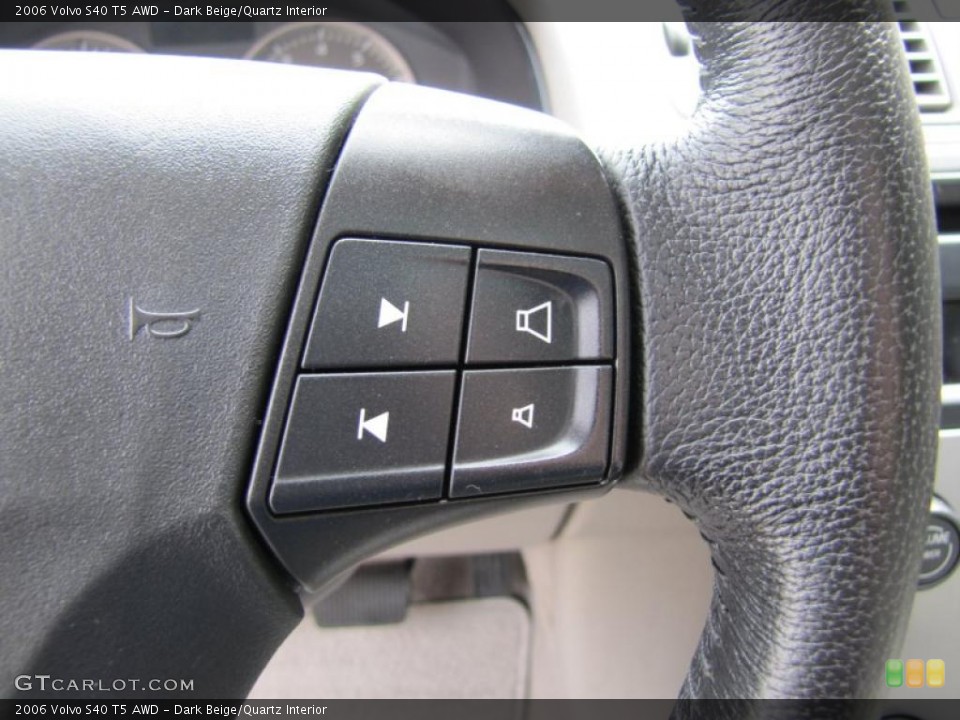 Dark Beige/Quartz Interior Controls for the 2006 Volvo S40 T5 AWD #49062185