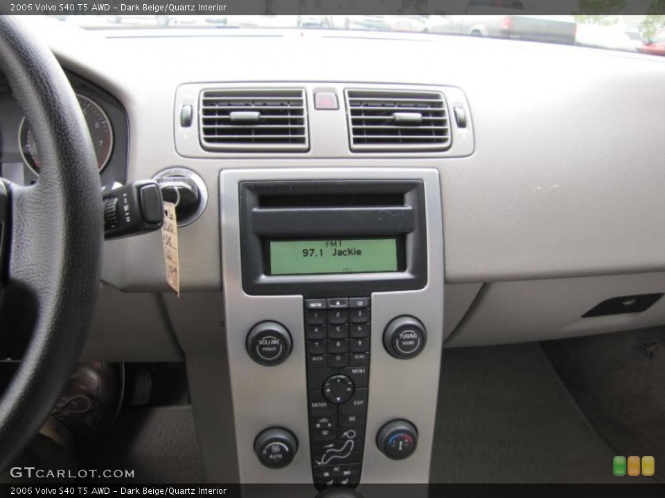 Dark Beige/Quartz Interior Controls for the 2006 Volvo S40 T5 AWD #49062251