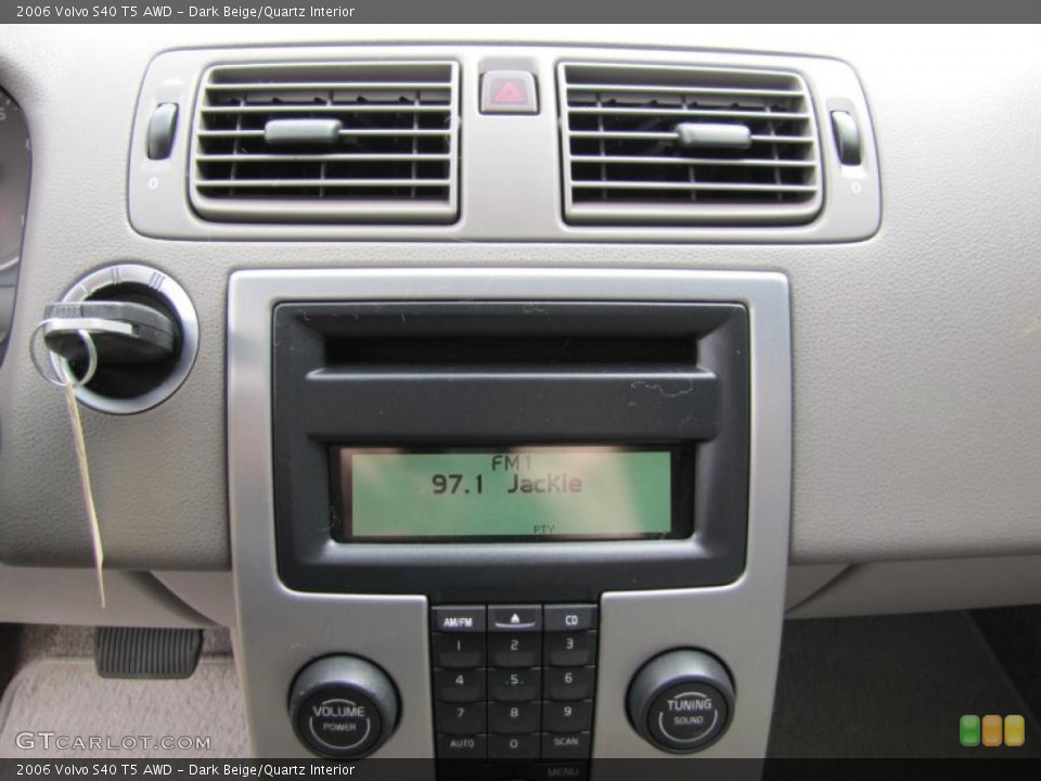 Dark Beige/Quartz Interior Controls for the 2006 Volvo S40 T5 AWD #49062266