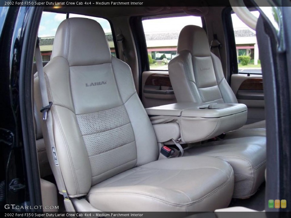 Medium Parchment Interior Photo for the 2002 Ford F350 Super Duty Lariat Crew Cab 4x4 #49063460