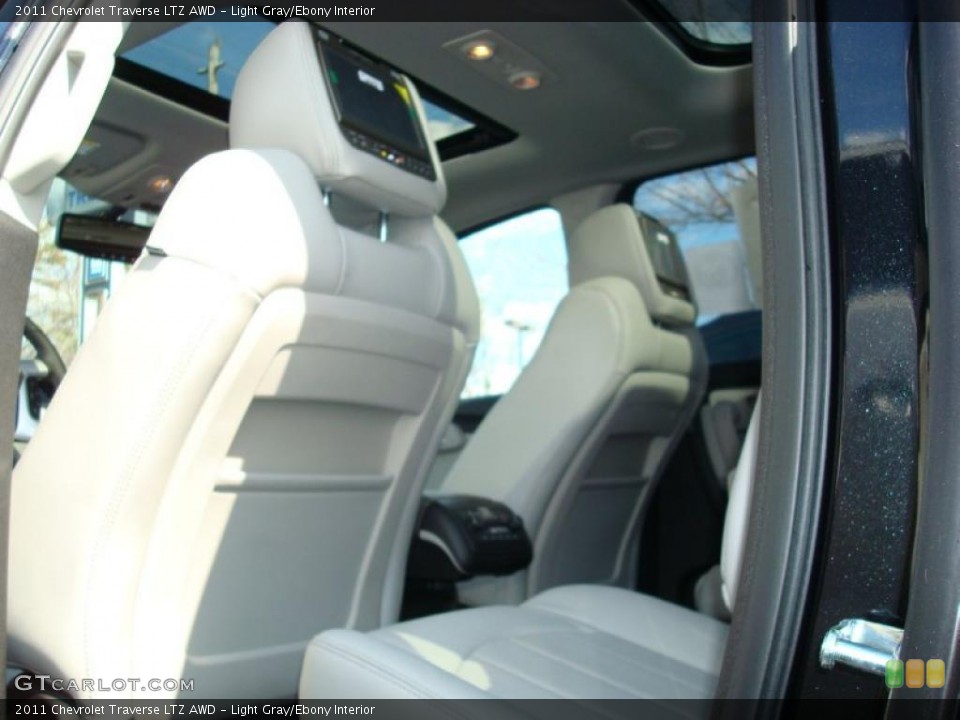 Light Gray/Ebony Interior Photo for the 2011 Chevrolet Traverse LTZ AWD #49066155