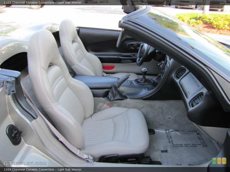 Light Oak Interior Photo for the 1999 Chevrolet Corvette Convertible #49067087