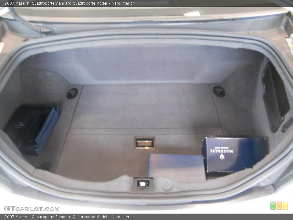 Nero Interior Trunk for the 2007 Maserati Quattroporte  #49068371
