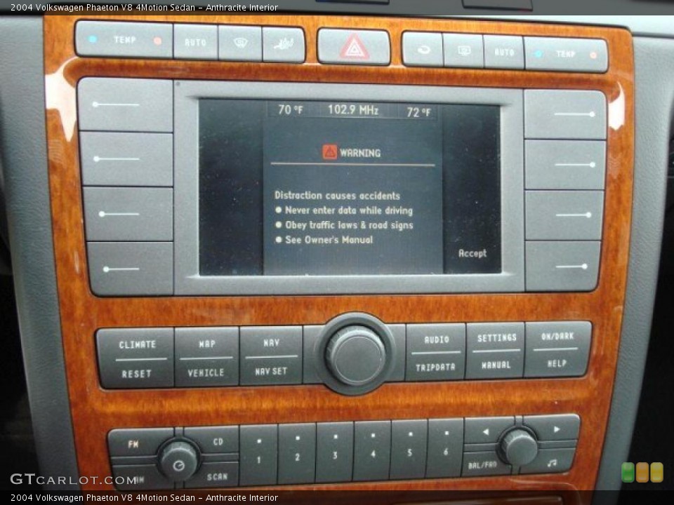 Anthracite Interior Controls for the 2004 Volkswagen Phaeton V8 4Motion Sedan #49072472
