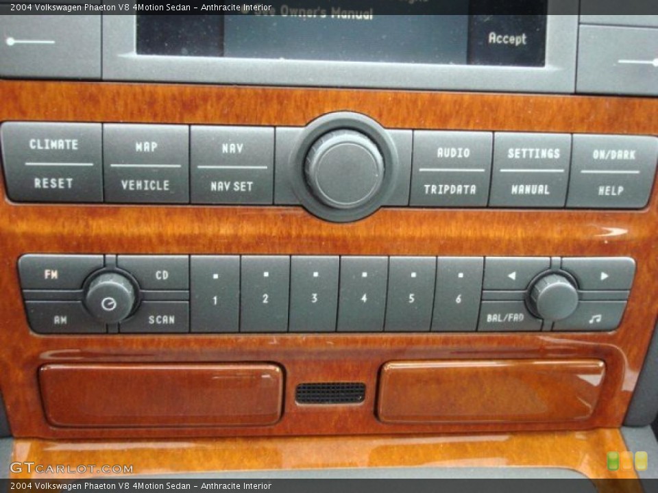 Anthracite Interior Controls for the 2004 Volkswagen Phaeton V8 4Motion Sedan #49072490