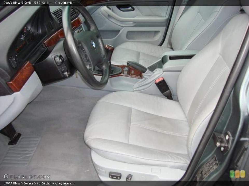 Grey Interior Photo for the 2003 BMW 5 Series 530i Sedan #49073378