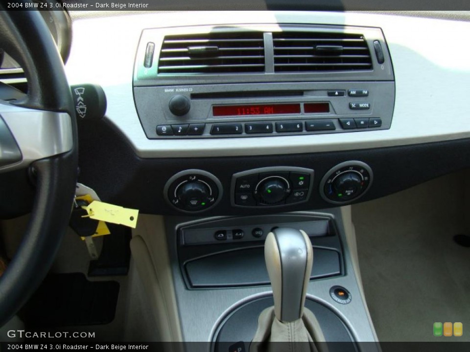Dark Beige Interior Controls for the 2004 BMW Z4 3.0i Roadster #49094135