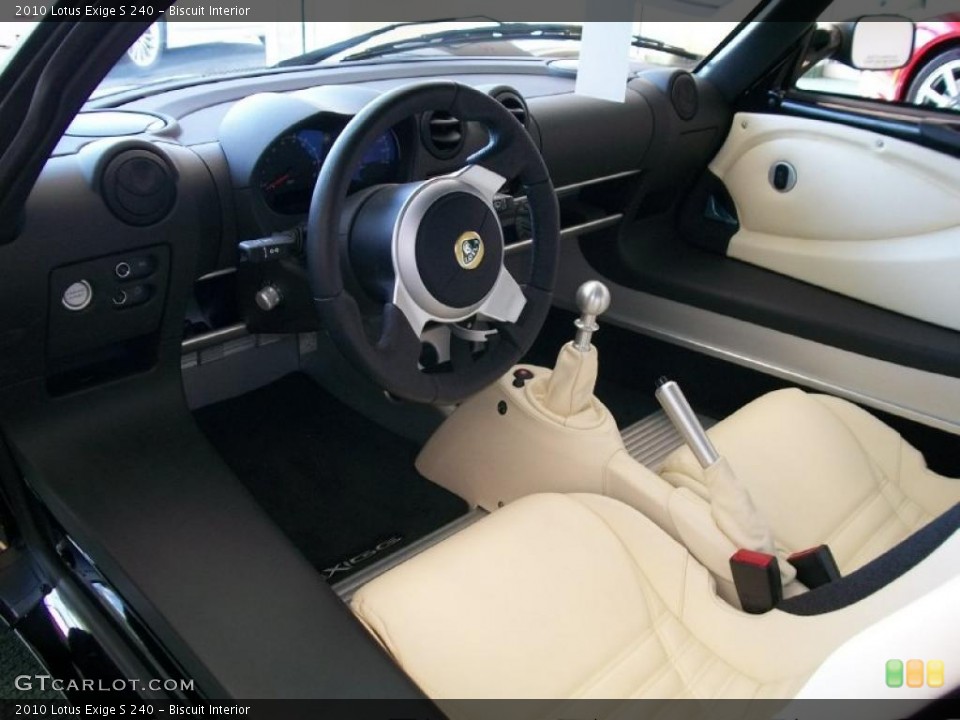 Biscuit Interior Photo for the 2010 Lotus Exige S 240 #49098932