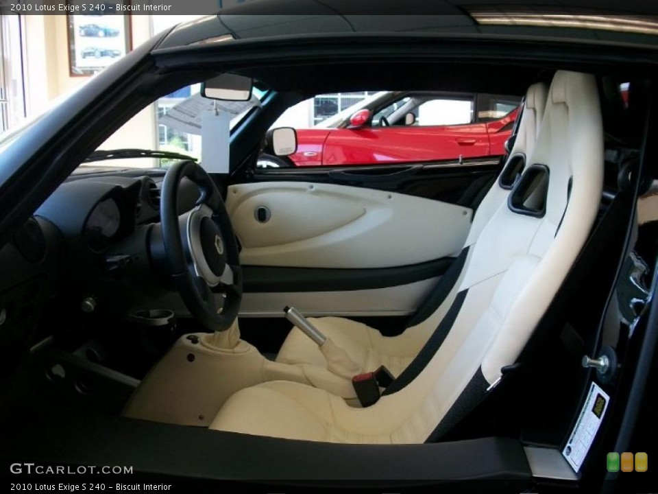 Biscuit Interior Photo for the 2010 Lotus Exige S 240 #49098947