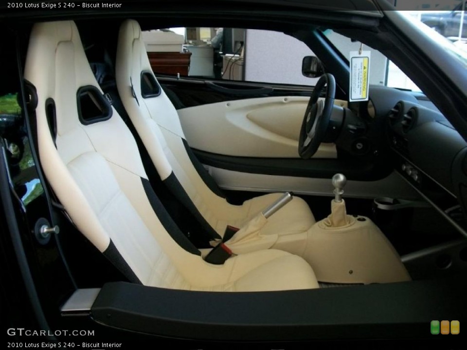 Biscuit Interior Photo for the 2010 Lotus Exige S 240 #49099148