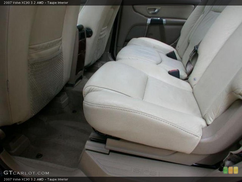 Taupe Interior Photo for the 2007 Volvo XC90 3.2 AWD #49114022