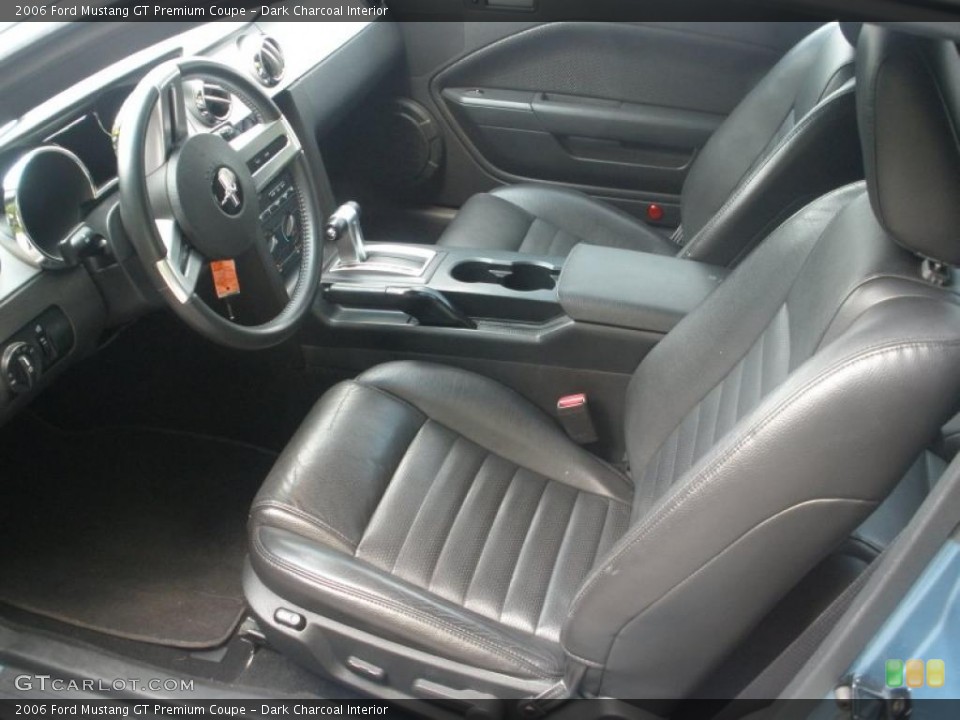 Dark Charcoal Interior Photo for the 2006 Ford Mustang GT Premium Coupe #49121828