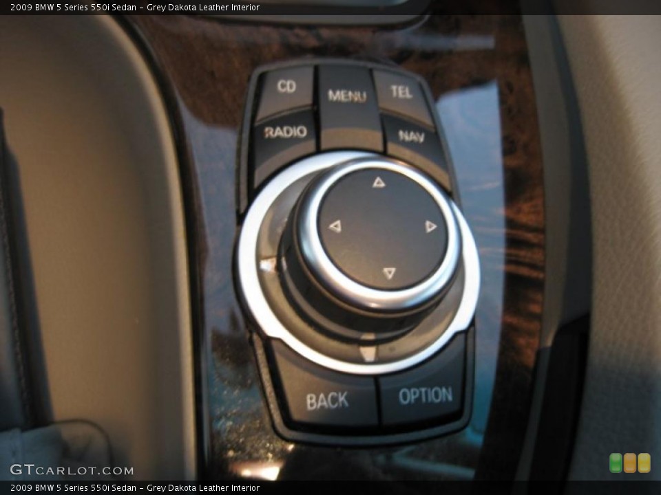 Grey Dakota Leather Interior Controls for the 2009 BMW 5 Series 550i Sedan #49124537