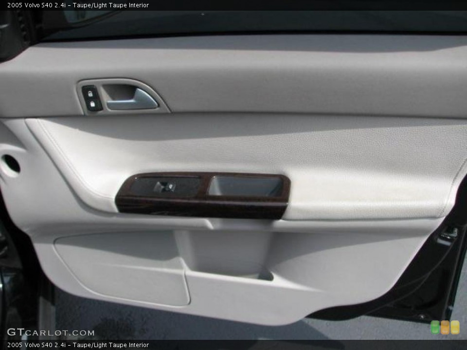 Taupe/Light Taupe Interior Door Panel for the 2005 Volvo S40 2.4i #49127447