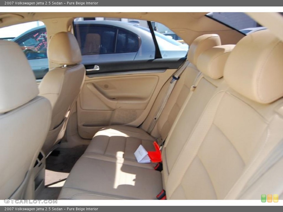 Pure Beige Interior Photo for the 2007 Volkswagen Jetta 2.5 Sedan #49133710