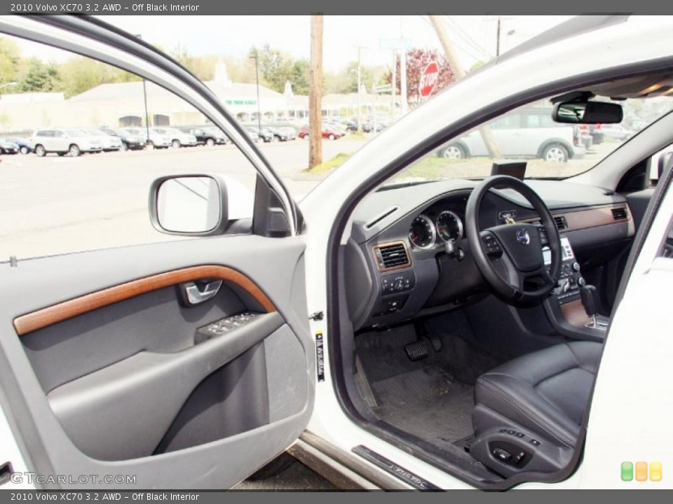 Off Black Interior Photo for the 2010 Volvo XC70 3.2 AWD #49133822