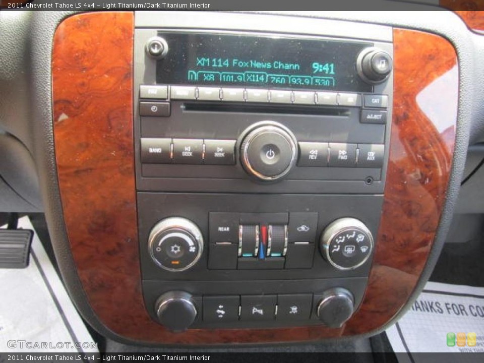 Light Titanium/Dark Titanium Interior Controls for the 2011 Chevrolet Tahoe LS 4x4 #49147049
