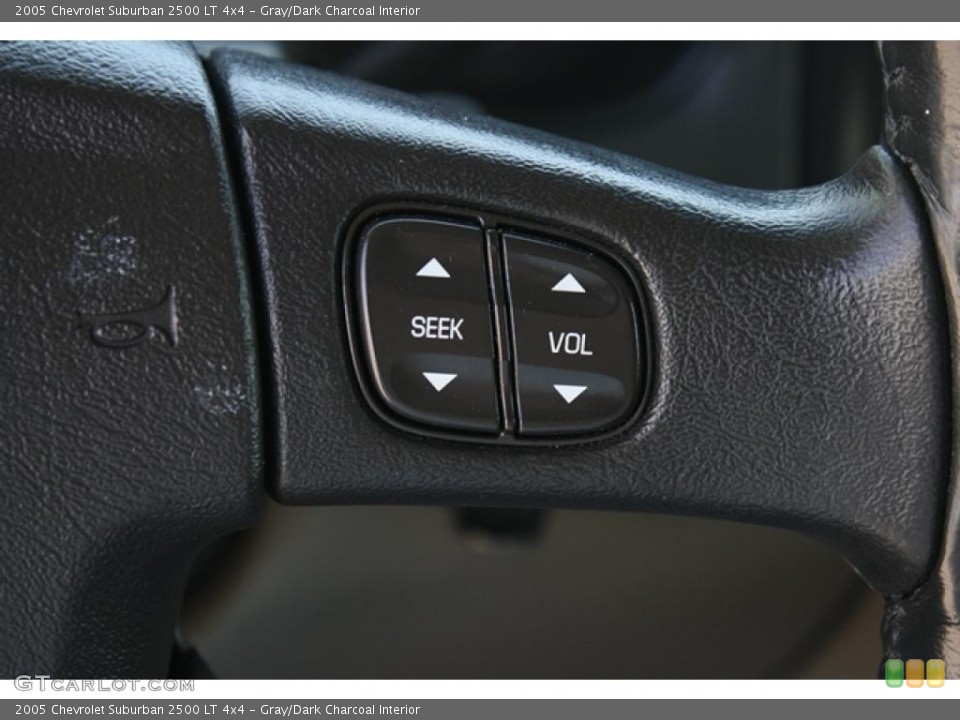Gray/Dark Charcoal Interior Controls for the 2005 Chevrolet Suburban 2500 LT 4x4 #49159055