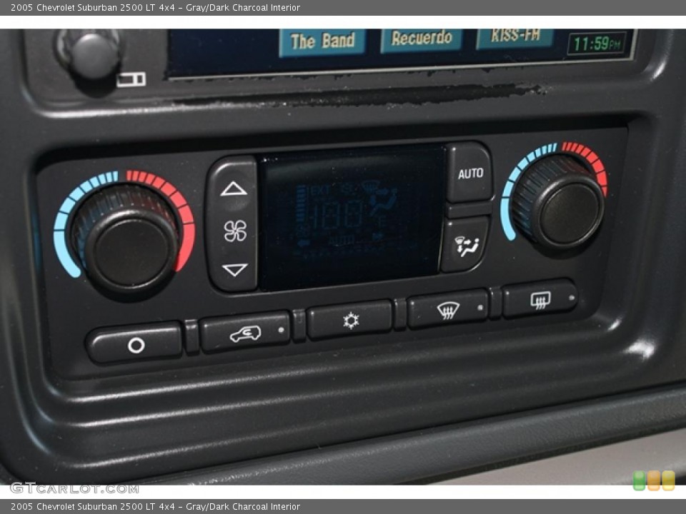 Gray/Dark Charcoal Interior Controls for the 2005 Chevrolet Suburban 2500 LT 4x4 #49159142