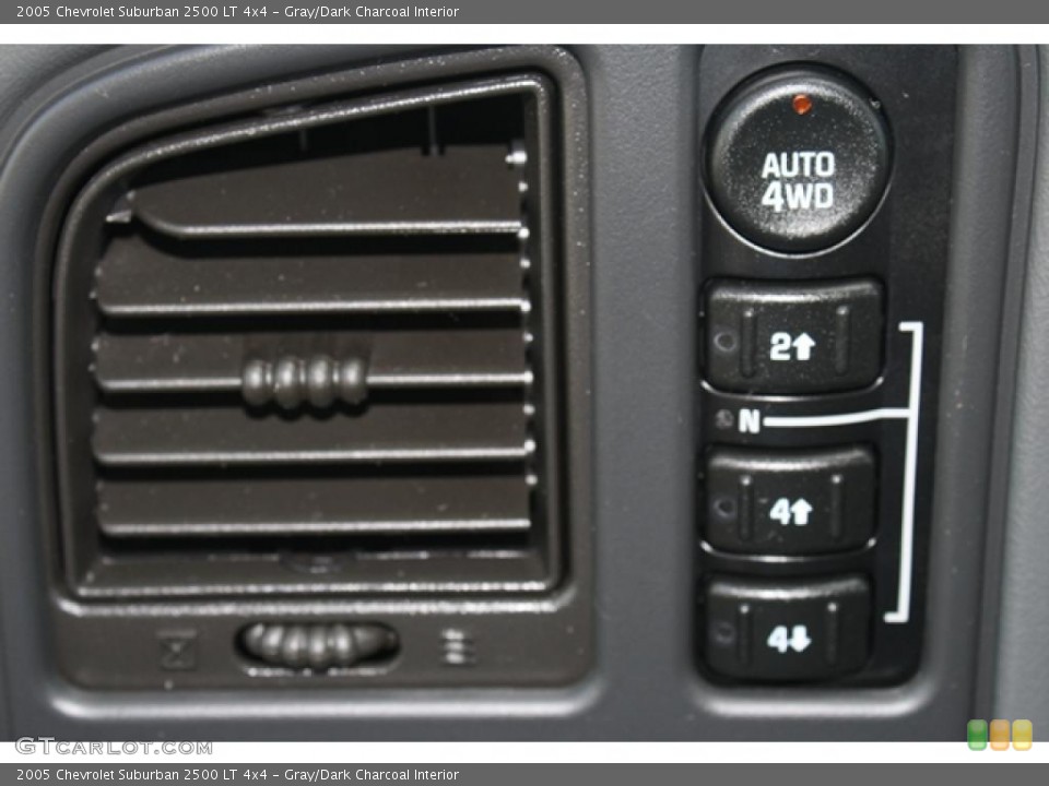 Gray/Dark Charcoal Interior Controls for the 2005 Chevrolet Suburban 2500 LT 4x4 #49159229