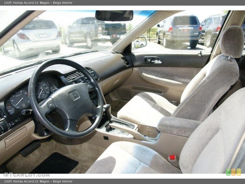 Beige Interior Photo for the 1995 Honda Accord LX Wagon #49160558