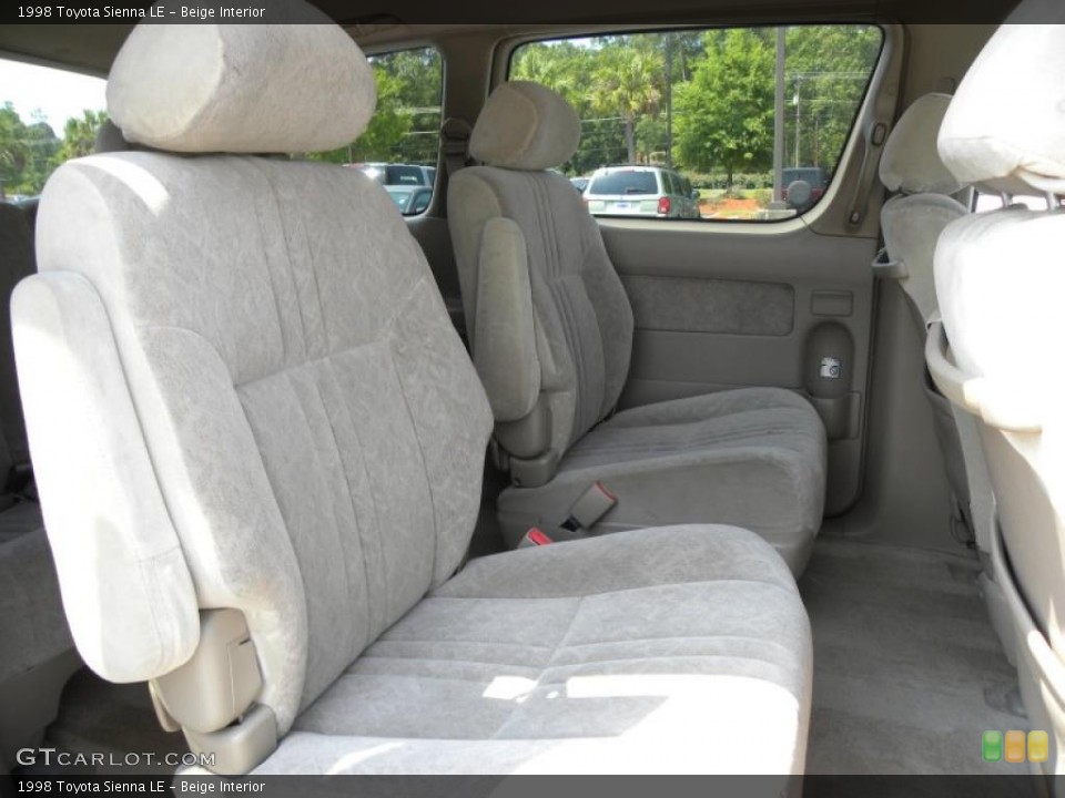 Beige Interior Photo for the 1998 Toyota Sienna LE #49164386