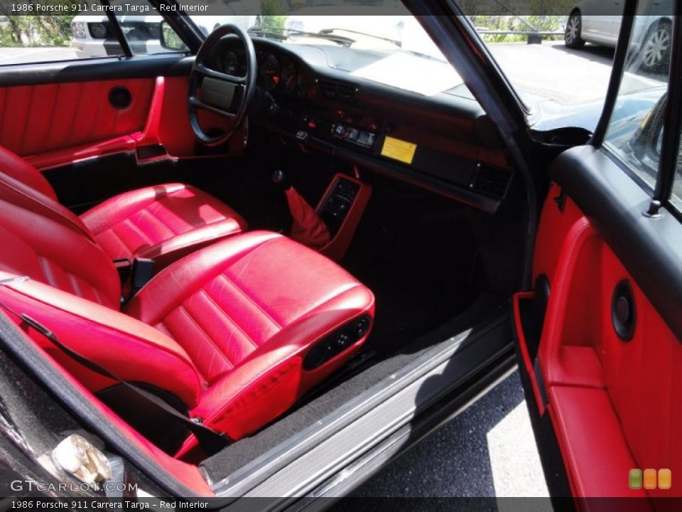 Red Interior Photo for the 1986 Porsche 911 Carrera Targa #49166411