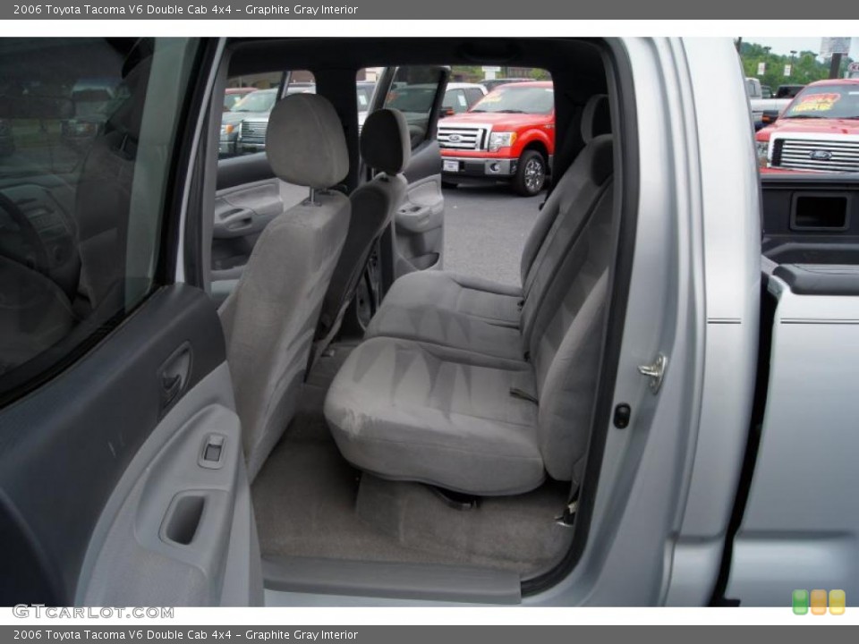 Graphite Gray Interior Photo for the 2006 Toyota Tacoma V6 Double Cab 4x4 #49170164