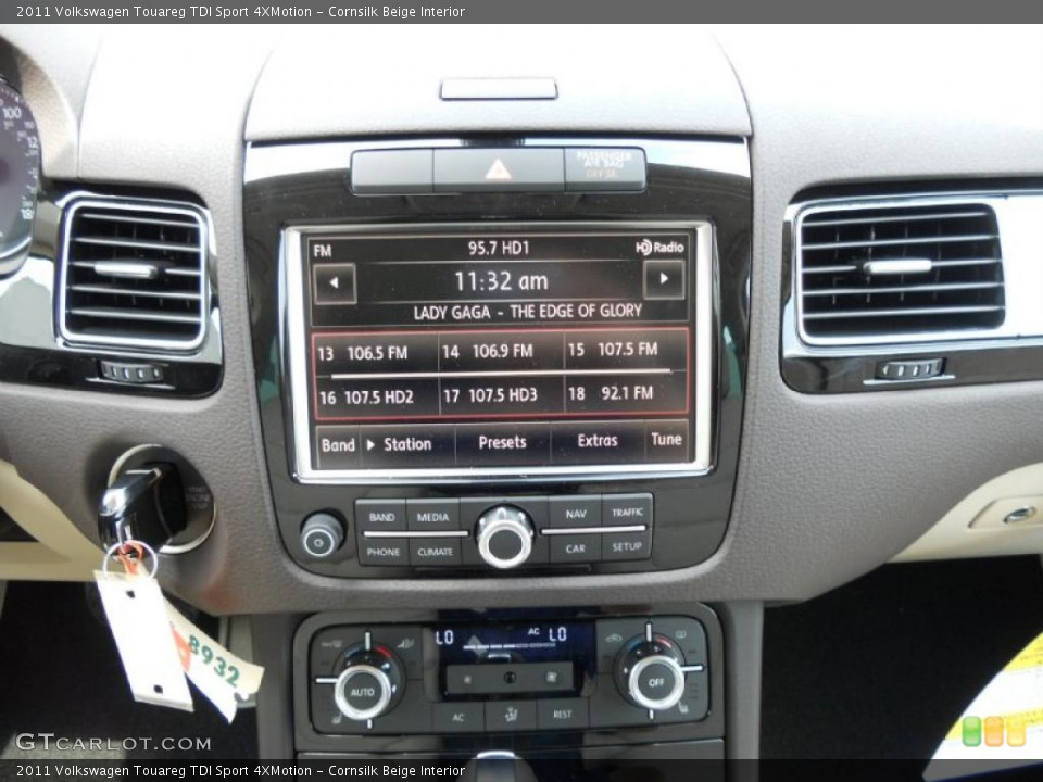 Cornsilk Beige Interior Controls for the 2011 Volkswagen Touareg TDI Sport 4XMotion #49173821