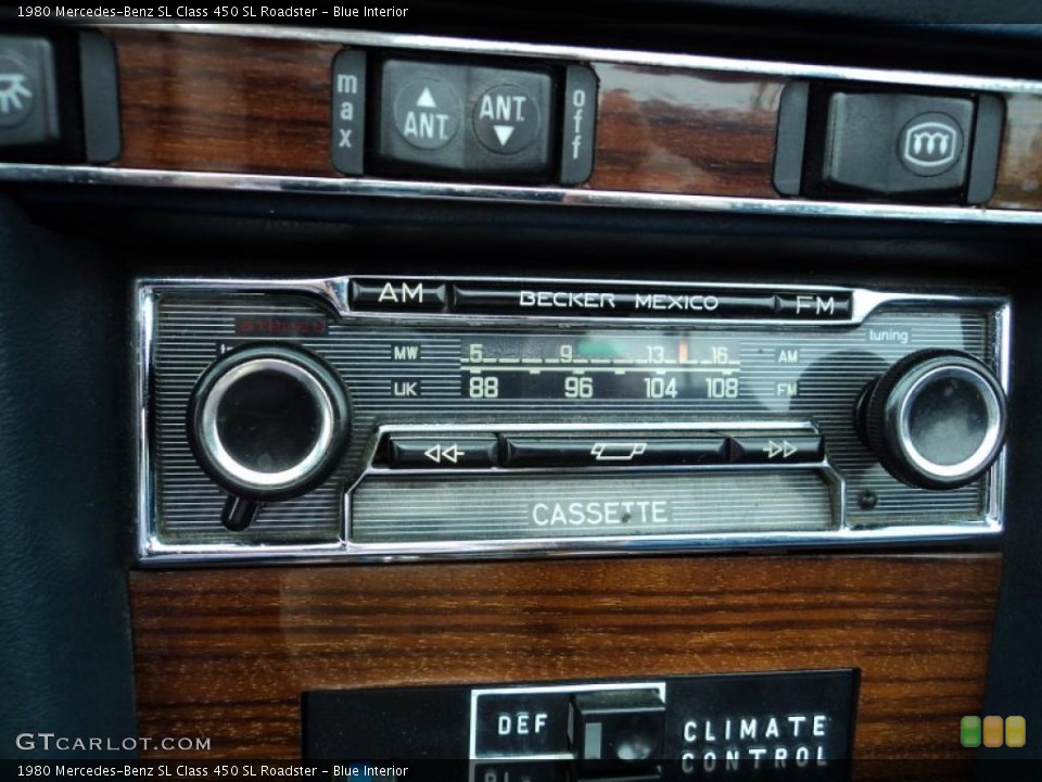 Blue Interior Controls for the 1980 Mercedes-Benz SL Class 450 SL Roadster #49182788