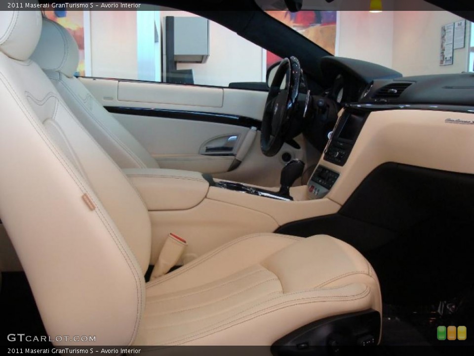 Avorio Interior Photo for the 2011 Maserati GranTurismo S #49183061
