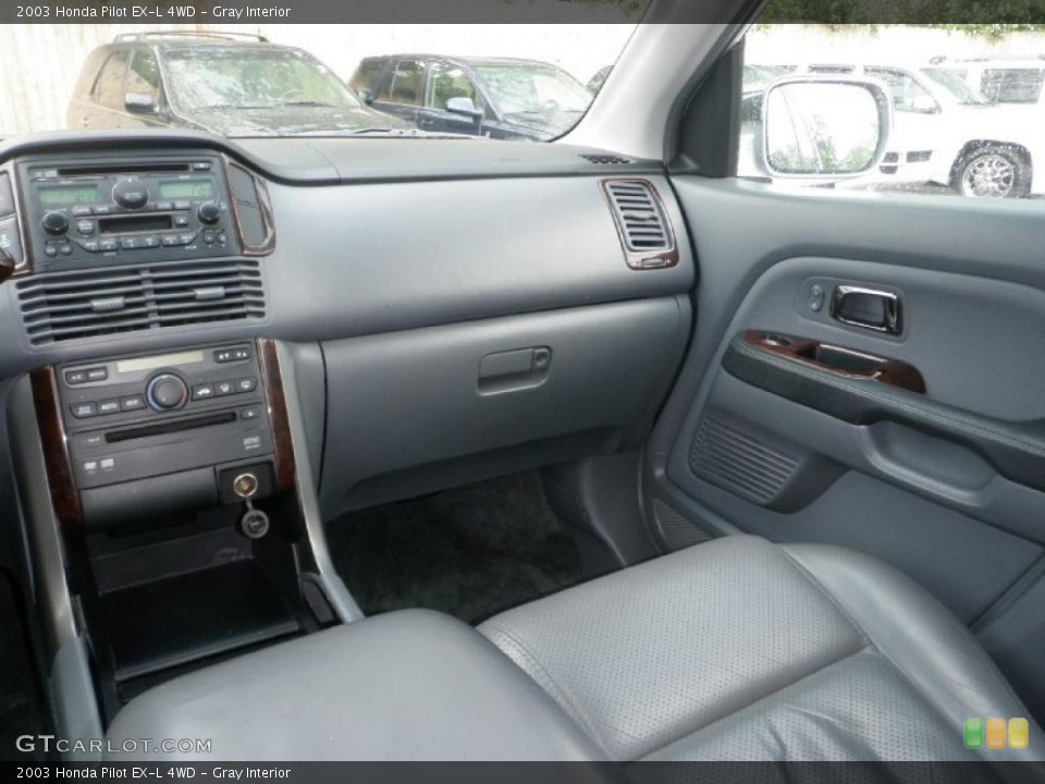 Gray Interior Photo for the 2003 Honda Pilot EX-L 4WD #49185185