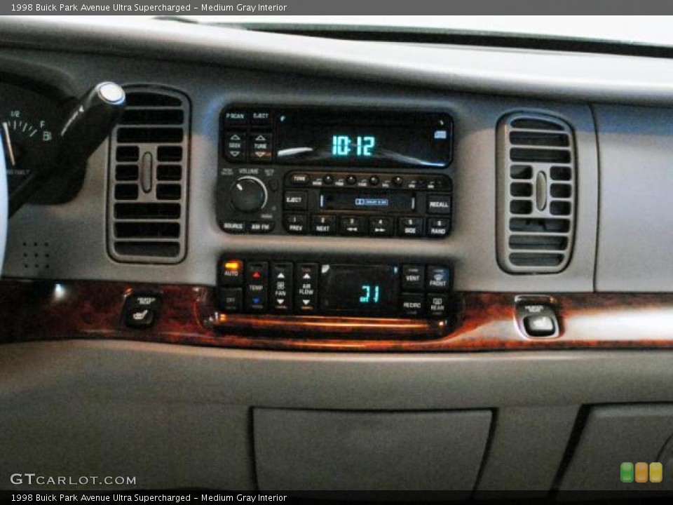 Medium Gray Interior Controls for the 1998 Buick Park Avenue Ultra Supercharged #49199933
