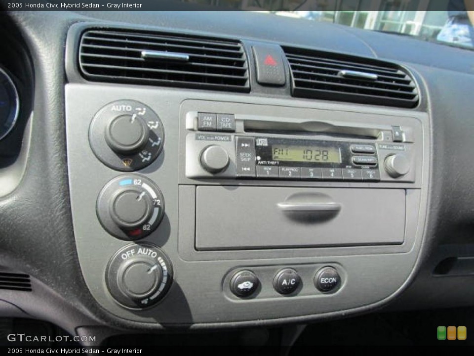 Gray Interior Controls for the 2005 Honda Civic Hybrid Sedan #49201874