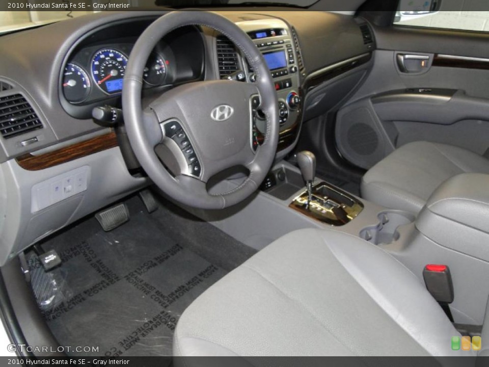 Gray Interior Photo for the 2010 Hyundai Santa Fe SE #49203467