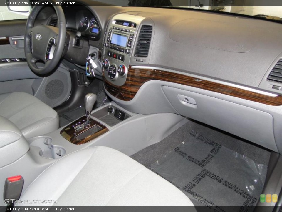 Gray Interior Dashboard for the 2010 Hyundai Santa Fe SE #49203638