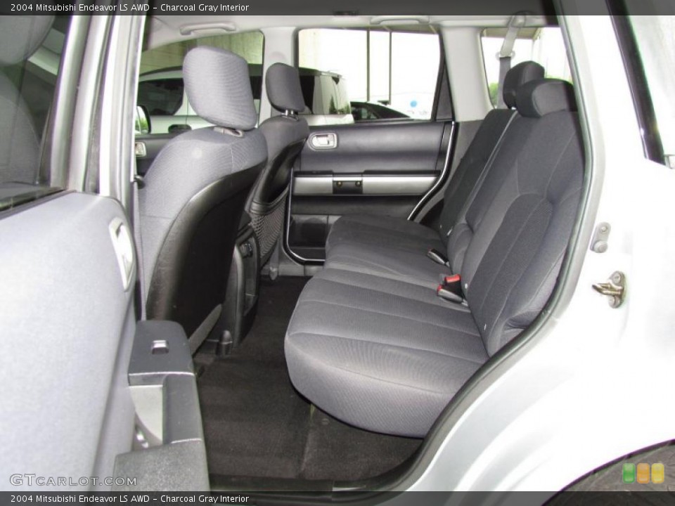 Charcoal Gray Interior Photo for the 2004 Mitsubishi Endeavor LS AWD #49204877