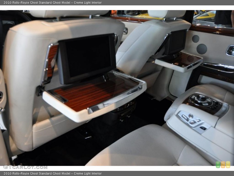 Creme Light Interior Photo for the 2010 Rolls-Royce Ghost  #49212857