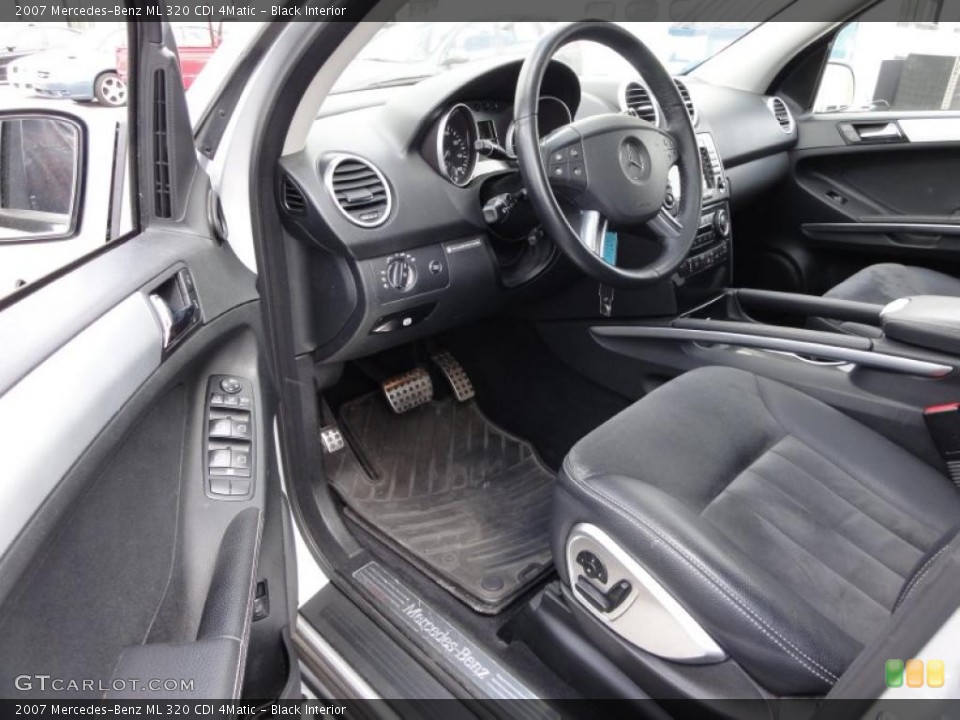 Black Interior Photo for the 2007 Mercedes-Benz ML 320 CDI 4Matic #49213916