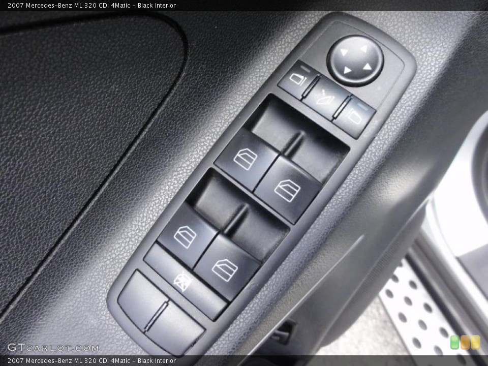 Black Interior Controls for the 2007 Mercedes-Benz ML 320 CDI 4Matic #49213946