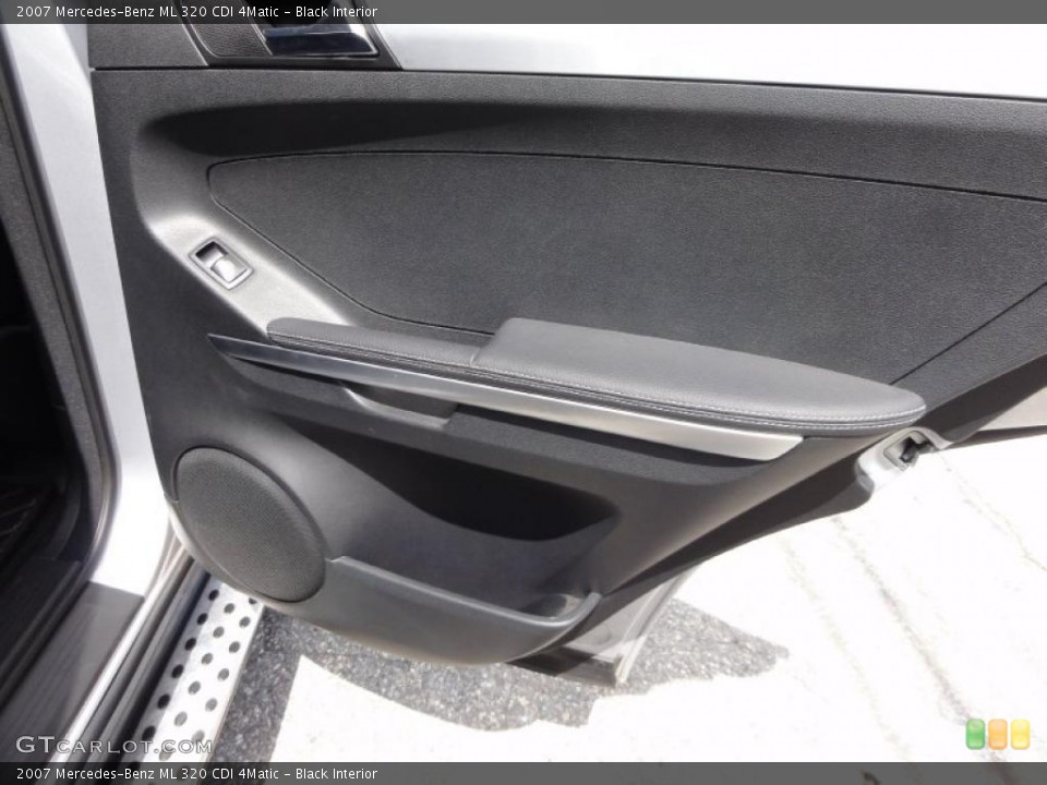 Black Interior Door Panel for the 2007 Mercedes-Benz ML 320 CDI 4Matic #49214105