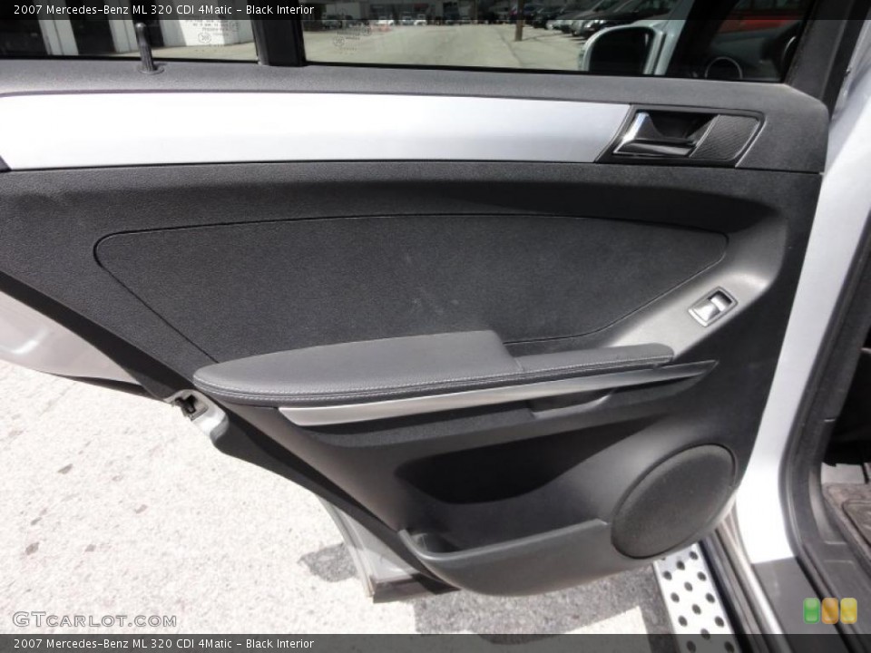 Black Interior Door Panel for the 2007 Mercedes-Benz ML 320 CDI 4Matic #49214138