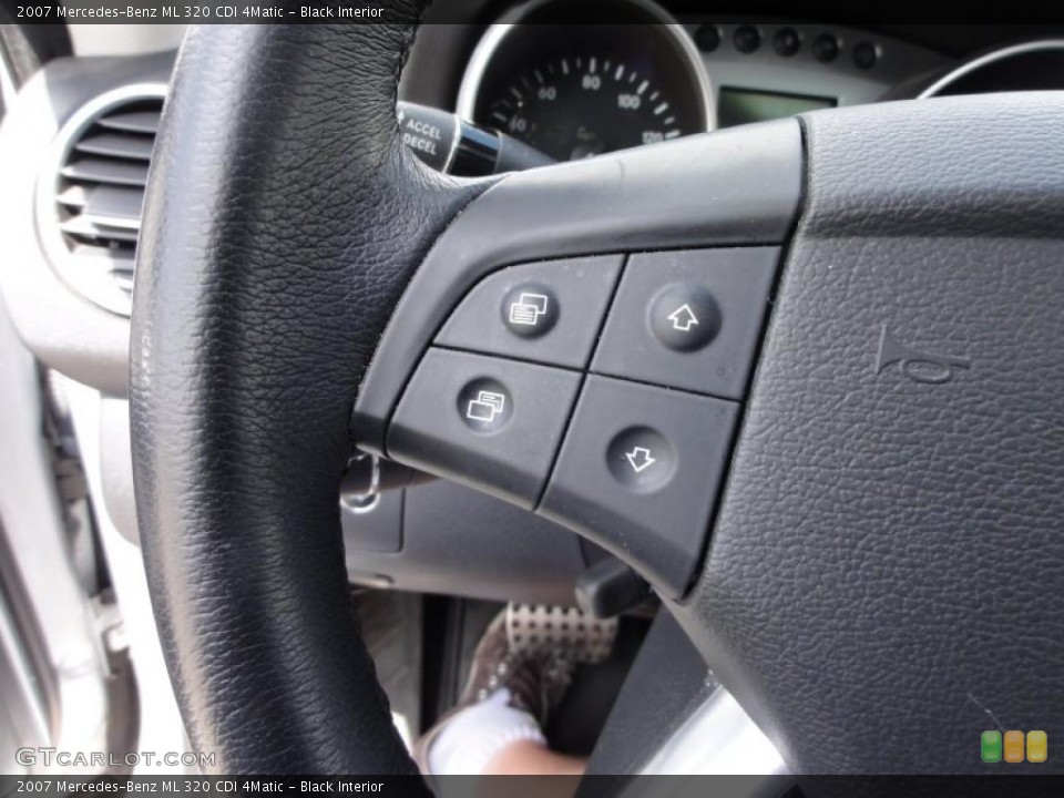 Black Interior Controls for the 2007 Mercedes-Benz ML 320 CDI 4Matic #49214468