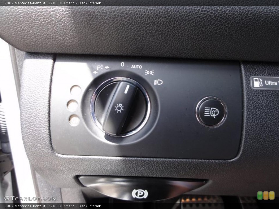 Black Interior Controls for the 2007 Mercedes-Benz ML 320 CDI 4Matic #49214495