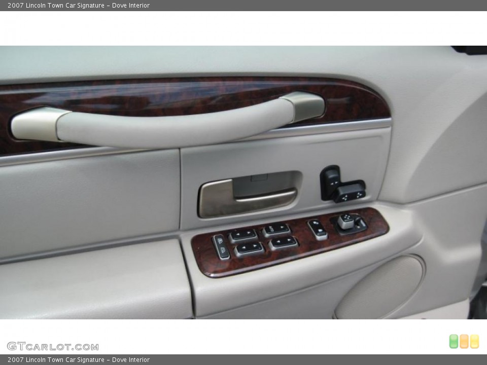Dove Interior Controls for the 2007 Lincoln Town Car Signature #49223762