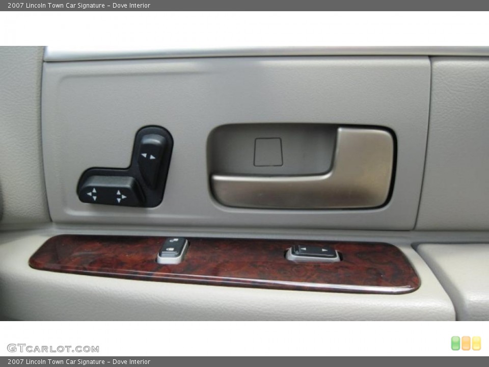 Dove Interior Controls for the 2007 Lincoln Town Car Signature #49223858